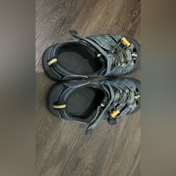 Little Kids Keen Waterproof Sandals, navy, size 1 - Picture 3 of 5